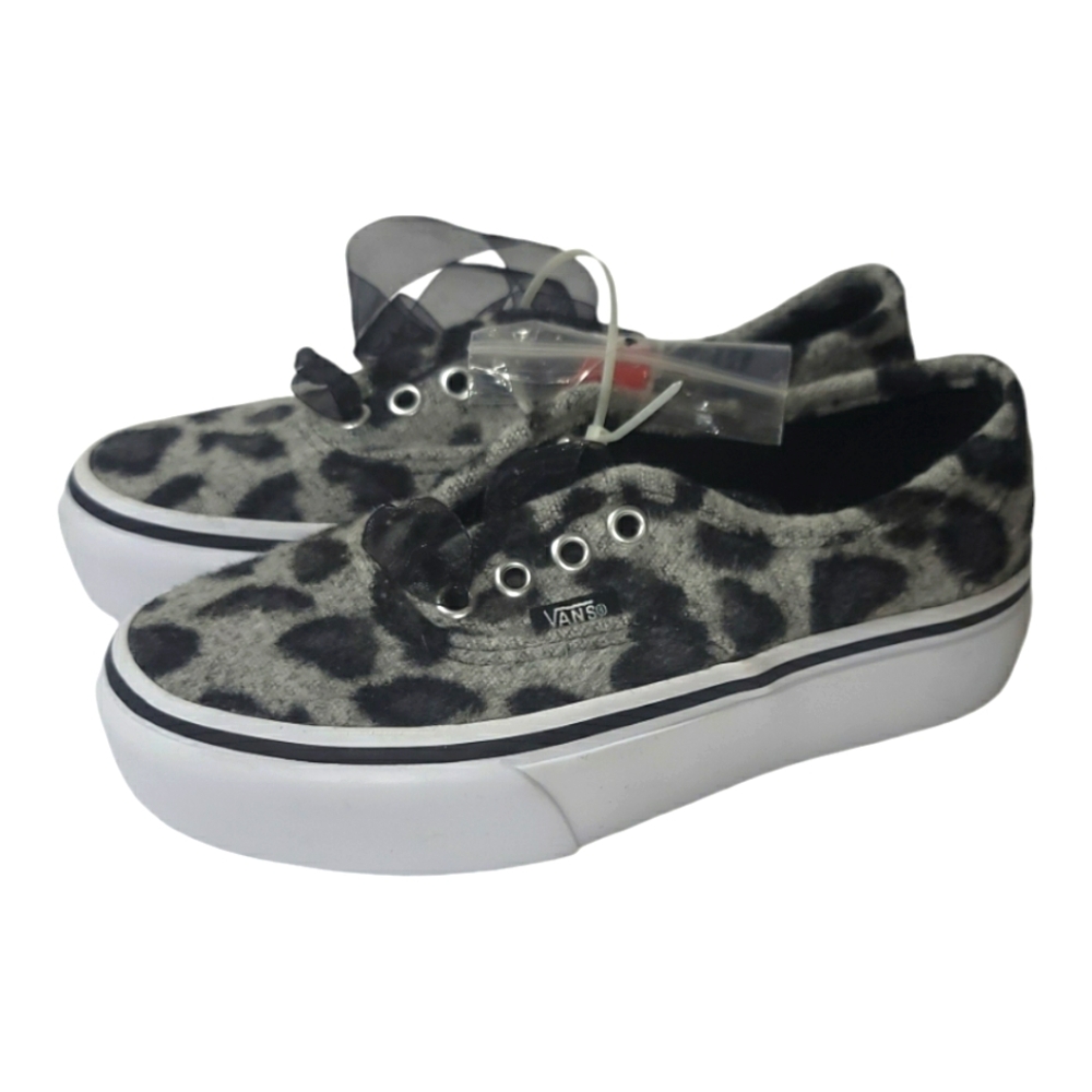 NWT Vans Women’s Sz 5 Cheetah Black and White Faux Fur Sheer Strings